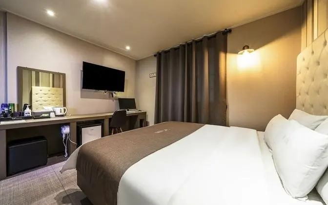 Oda (Standard-OTT Movie Available (Netflix)