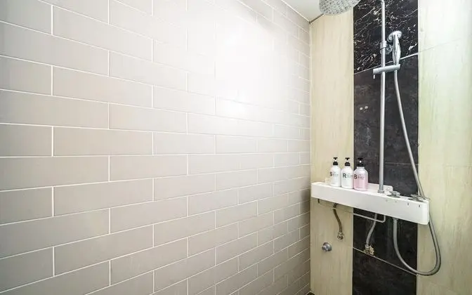 Oda (Standard-OTT Movie Available (Netflix)