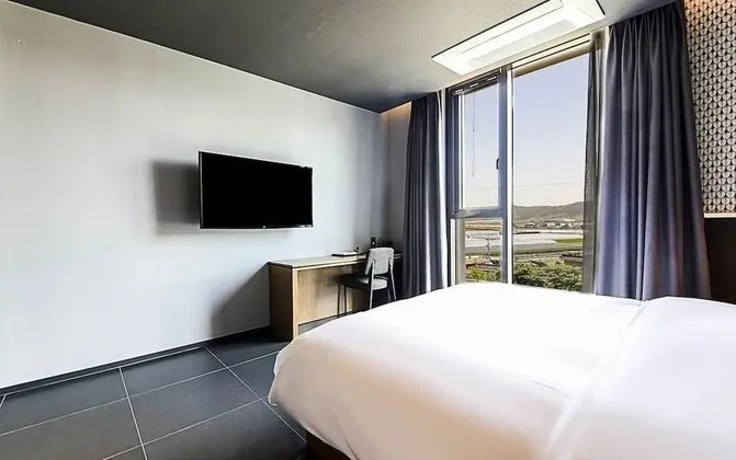 Deluxe Tek Büyük Yataklı Oda