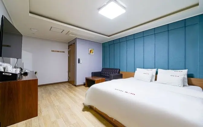 Oda (Special room (Netflix & YouTube avail)