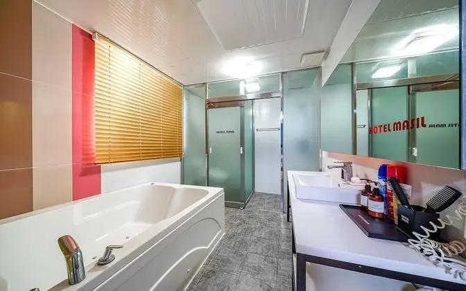 Oda (Special room (Netflix & YouTube avail)