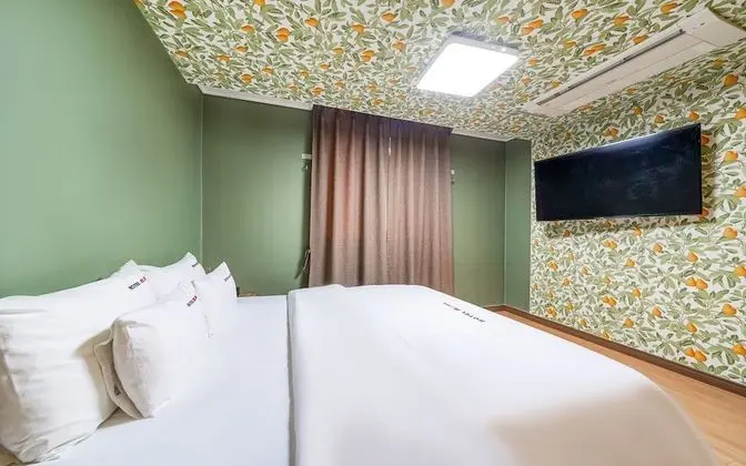 Oda (Special room (Netflix & YouTube avail)