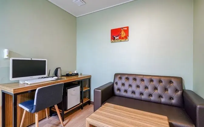 Oda (Special room (Netflix & YouTube avail)