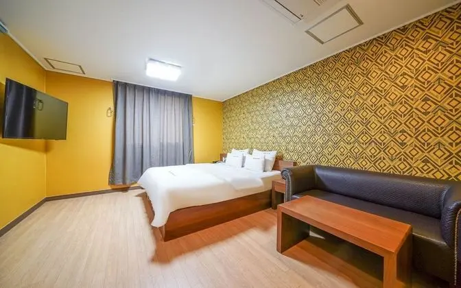 Oda (Special room (Netflix & YouTube avail)