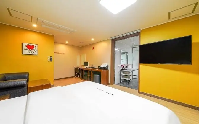 Oda (Special room (Netflix & YouTube avail)