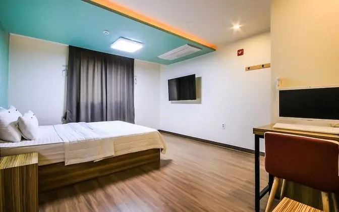 Oda (Special room (Netflix & YouTube avail)