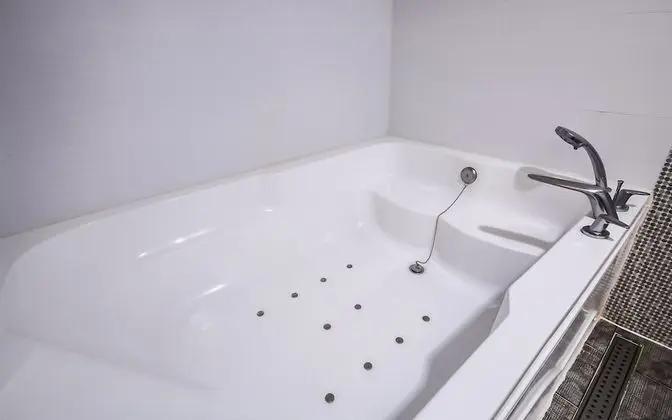 Oda (Special room (Netflix & YouTube avail)