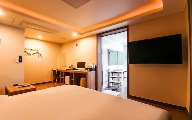 Oda (Special room (Netflix & YouTube avail)