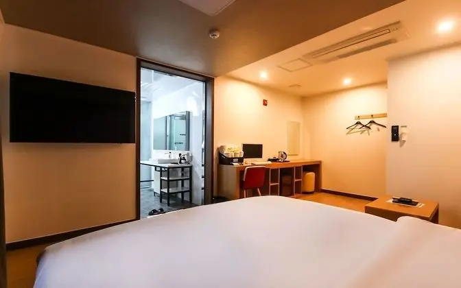 Oda (Special room (Netflix & YouTube avail)