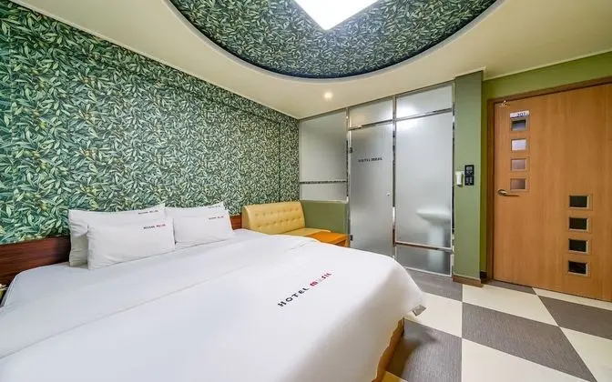 Oda (Standard room (Netflix & YouTube avai)