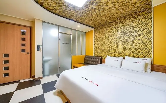 Oda (Standard room (Netflix & YouTube avai)