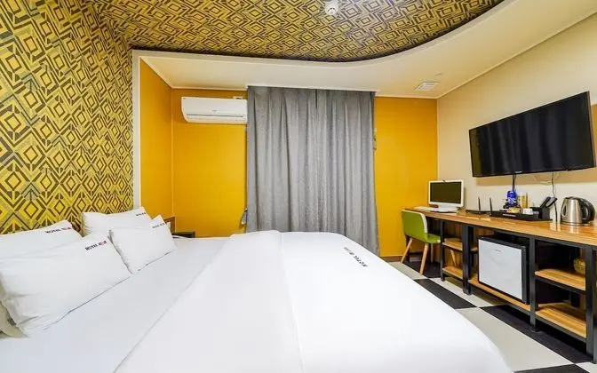 Oda (Standard room (Netflix & YouTube avai)