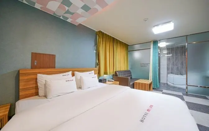 Oda (Standard room (Netflix & YouTube avai)