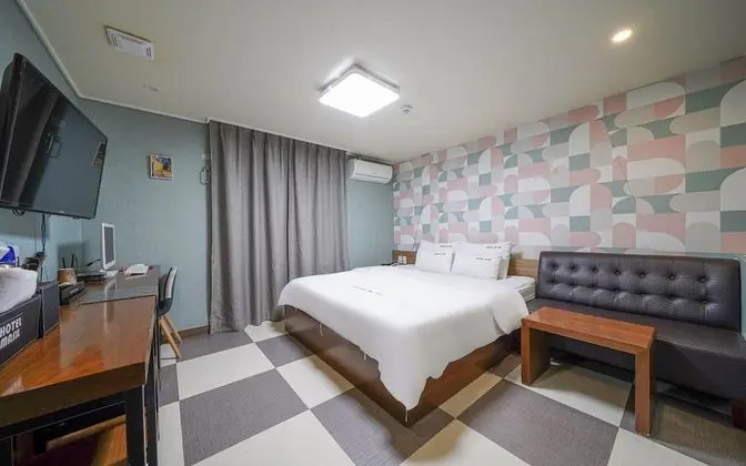 Oda (Standard room (Netflix & YouTube avai)