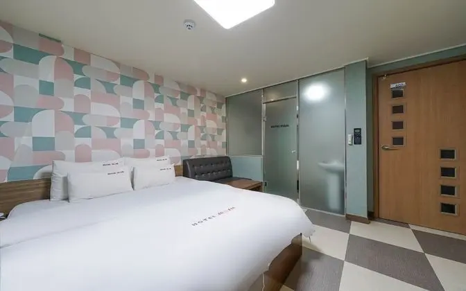 Oda (Standard room (Netflix & YouTube avai)