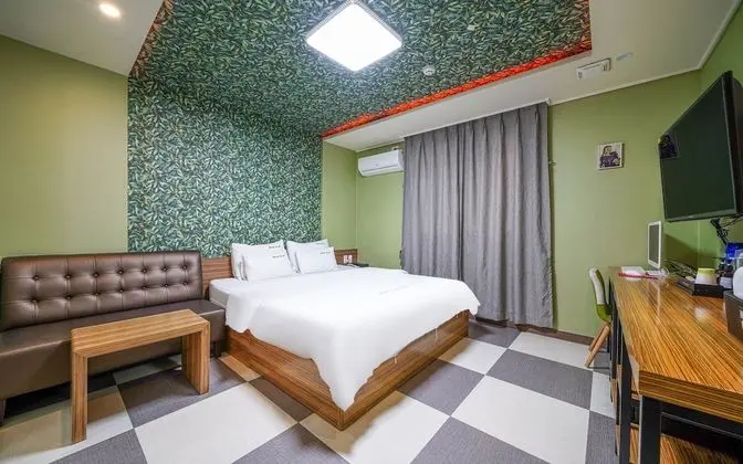 Oda (Standard room (Netflix & YouTube avai)