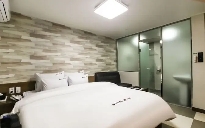 Oda (Standard room (Netflix & YouTube avai)