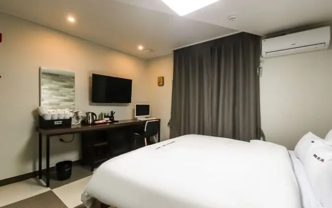 Oda (Standard room (Netflix & YouTube avai)