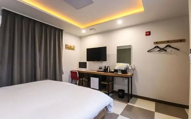 Oda (Standard room (Netflix & YouTube avai)