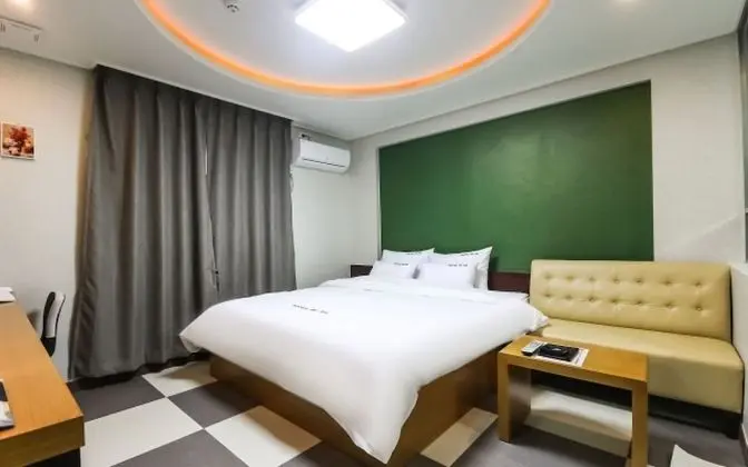 Oda (Standard room (Netflix & YouTube avai)