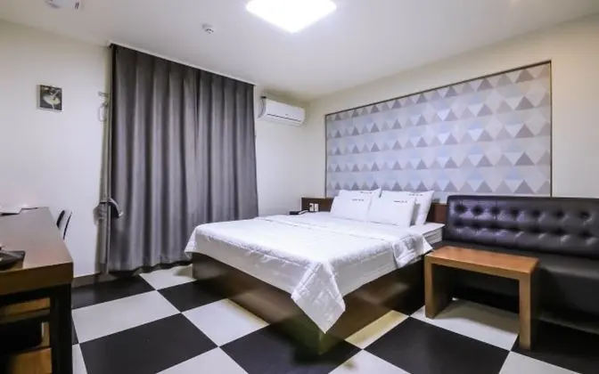 Oda (Standard room (Netflix & YouTube avai)