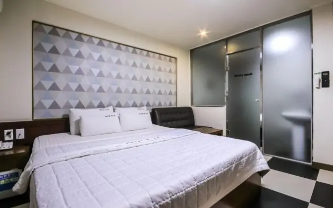 Oda (Standard room (Netflix & YouTube avai)