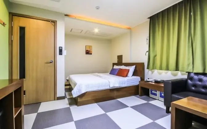 Oda (Standard room (Netflix & YouTube avai)