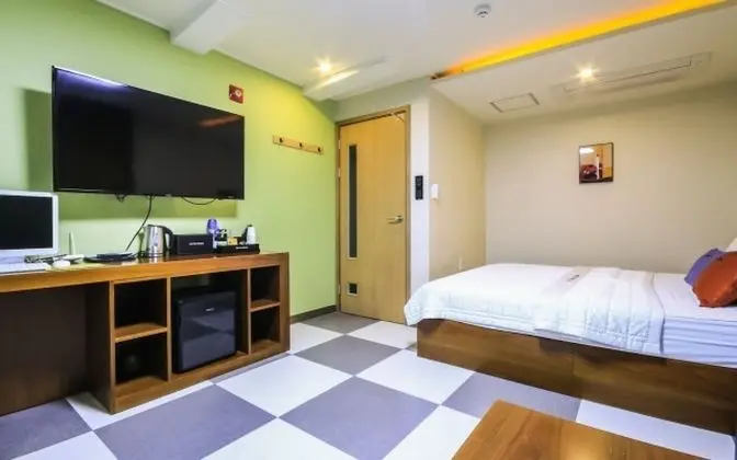 Oda (Standard room (Netflix & YouTube avai)