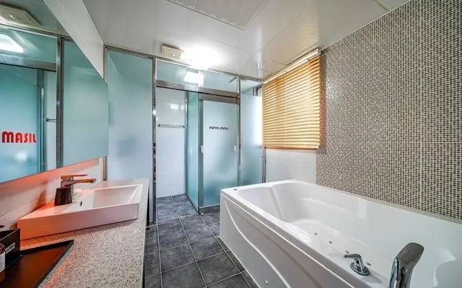 Oda (Suite (Netflix & YouTube available Tw)