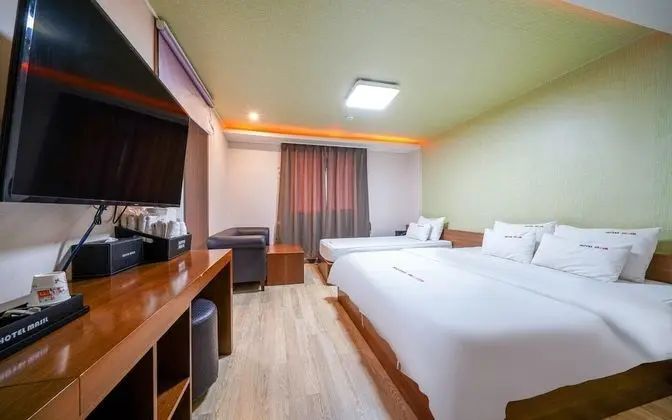 Oda (Suite (Netflix & YouTube available Tw)