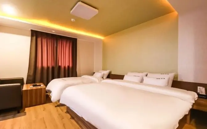 Oda (Suite (Netflix & YouTube available Tw)