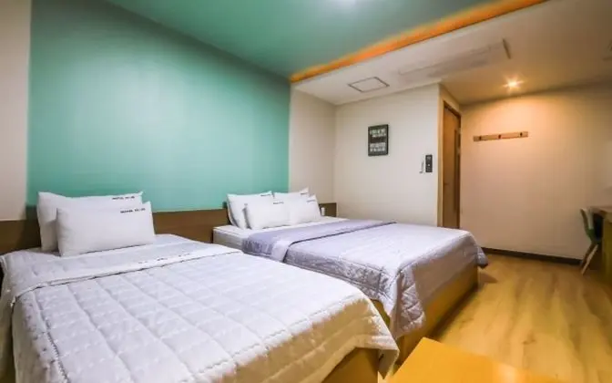 Oda (Suite (Netflix & YouTube available Tw)