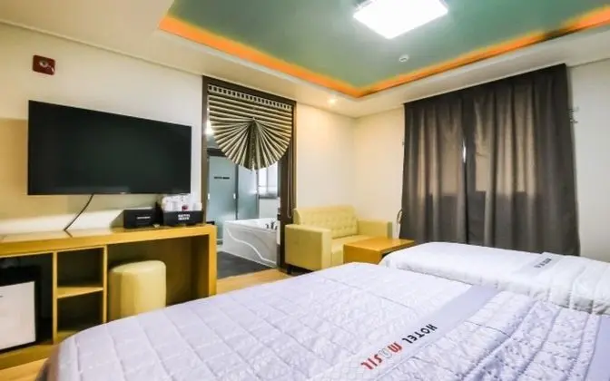 Oda (Suite (Netflix & YouTube available Tw)