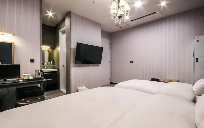 Oda (VIP Twin (3 people + styler))