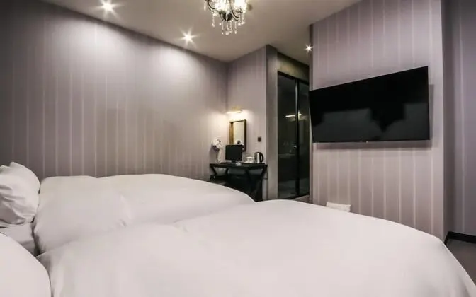 Oda (VIP Twin (3 people + styler))