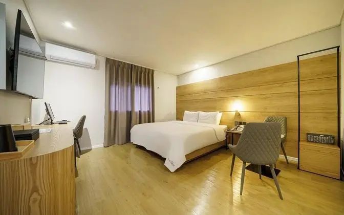 Oda (Standard room (latex bed bathtub PC a)