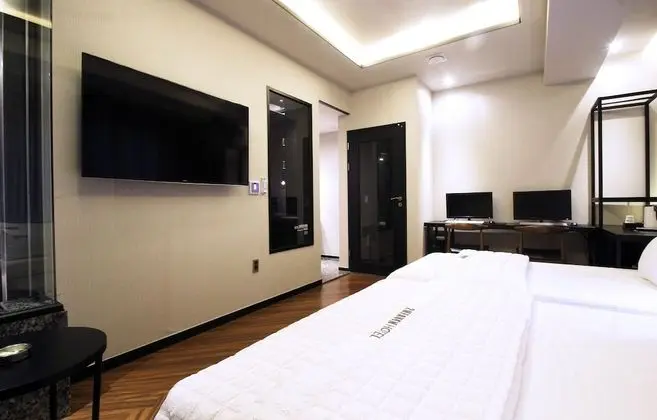 Family Tek Büyük veya İki Ayrı Yataklı Oda, Birden Çok Yatak