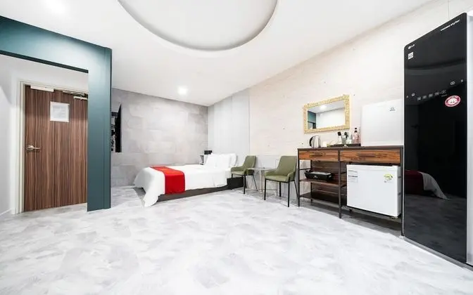 Oda (Standard Room (65-inch TV Netflix Ava)