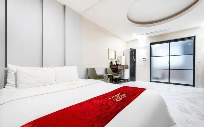 Oda (Standard Room (65-inch TV Netflix Ava)