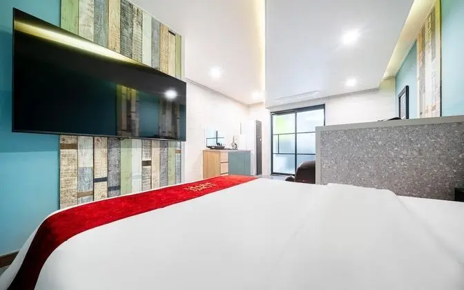 Oda (Standard Room (65-inch TV Netflix Ava)