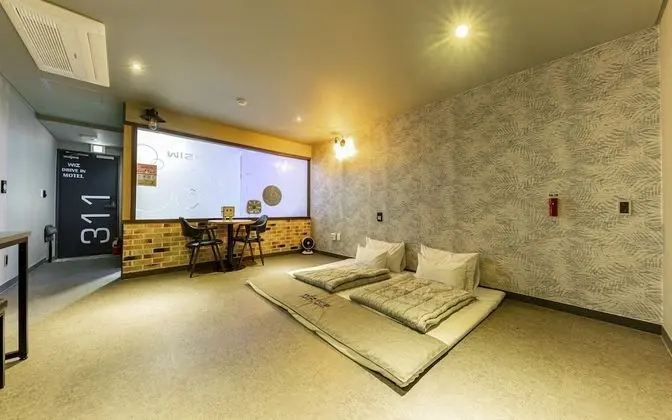 Oda (Ondol (Netflix viewing available))