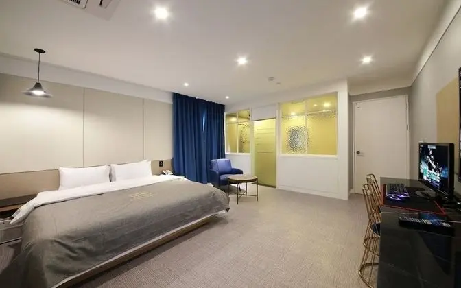 Deluxe Tek Büyük Yataklı Oda