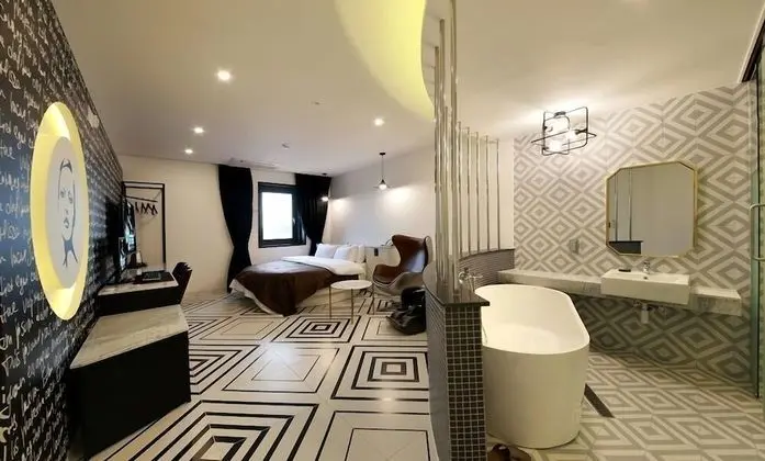Premium Tek Büyük Yataklı Oda