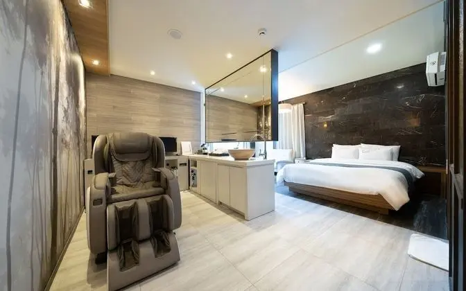 Oda (Deluxe (2F Terrace/Massage Chair/Jett)