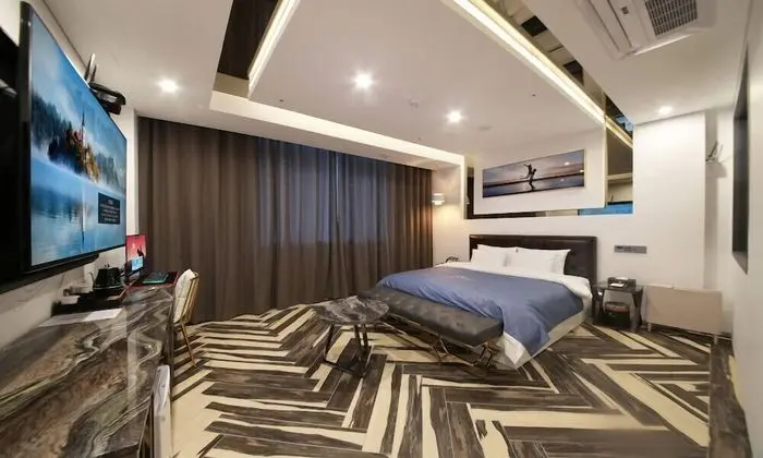 Deluxe Tek Büyük Yataklı Oda