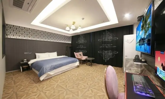 Deluxe Tek Büyük Yataklı Oda