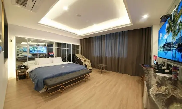 Deluxe Tek Büyük Yataklı Oda