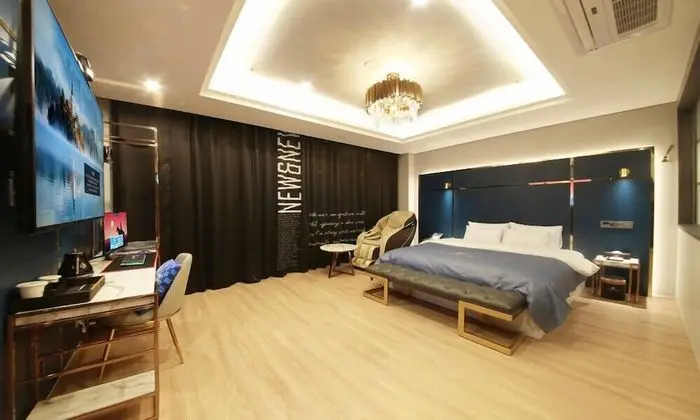 Deluxe Tek Büyük Yataklı Oda