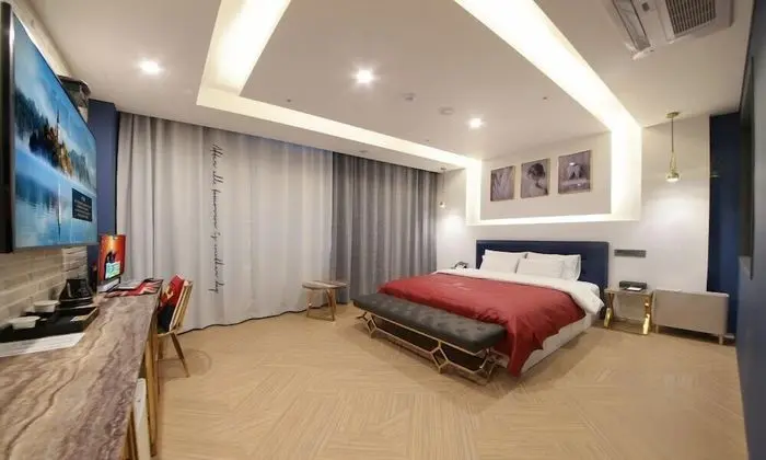 Deluxe Tek Büyük Yataklı Oda