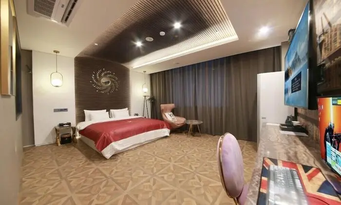 Deluxe Tek Büyük Yataklı Oda